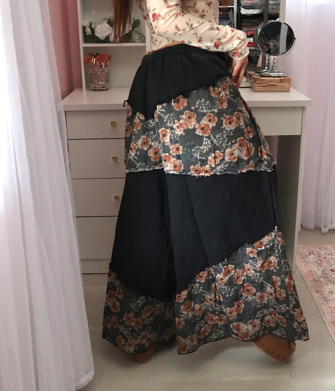 Dark Floral Wide Leg Pant