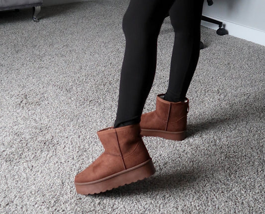 Platform Fugg Boots (6.5) *no box*
