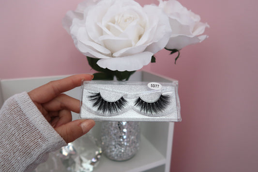 Silver Box Lashes - 5D77