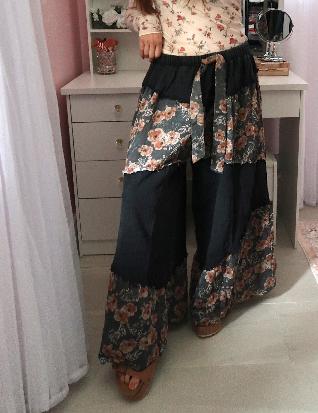 Dark Floral Wide Leg Pant
