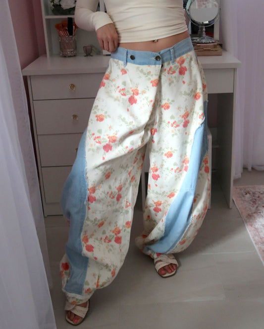 Floral Fields Pants *size down*