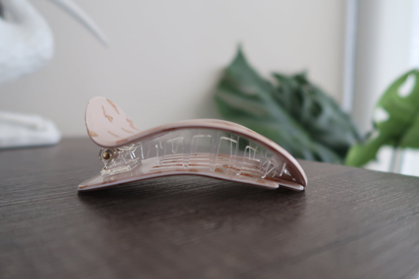 Jumbo Lay Flat Claw Clip (5 colors available)