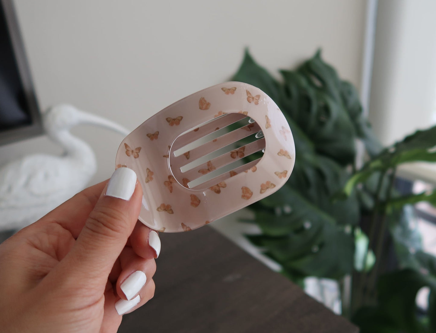 Jumbo Lay Flat Claw Clip (5 colors available)