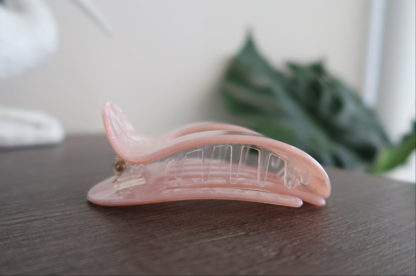 Jumbo Lay Flat Claw Clip (5 colors available)