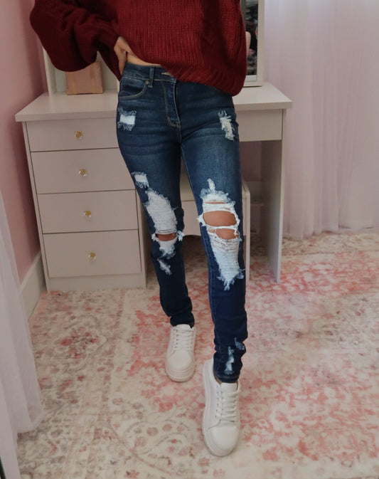 Ripped Skinny Jeans *size up*